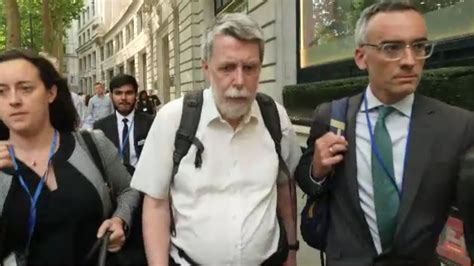 Post Office Horizon expert admits seeing legal advice on trial .